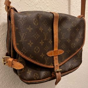 Louis Vuitton Saumur 30